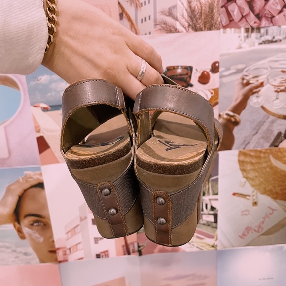 OTBT NEUTRAL PLATFORMS 💘💘 - Picture 4 of 6